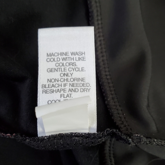 J. Jill Wearever Collection Velour Hem Top Size XL Long Sleeve Dark Floral - Picture 10 of 13